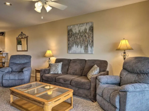 Champions Retreat Condo Near 76 Strip