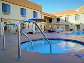 Oasis Inn & Suites Joshua Tree - 29 Palms