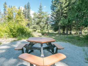 Serenity Pines Lodge in Shugart Flats