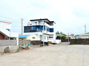 Jeju Nunkeunsaeu Guest House
