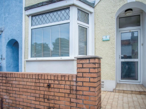 Castle Square - 2 Bedroom - Mumbles