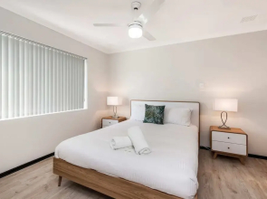 Contemporary 1BR Apartment - Near the City