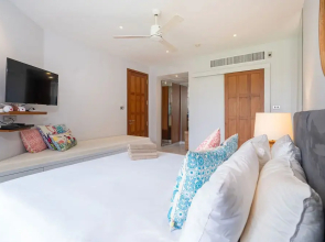 Laguna 2BR Apartment 2223 in Allamanda 2