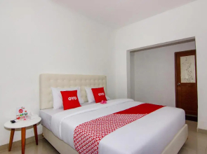 OYO 3796 Senggigi Villas