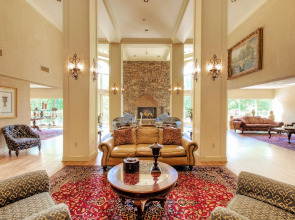 Music Road Resort Hotel and Inn