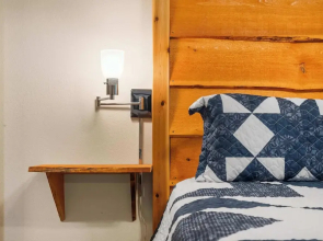 Cozy Timbers Charming Condo for 6 With Resort-style Amenities