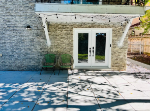 Tranquil & Cozy 30 min to Toronto ~ Backyard ~ Pkg