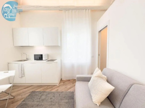 Basovizza 3 Nicole Tirabora Short Rent