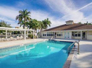 Walk to Canova Beach Park: Couple's Coastal Condo
