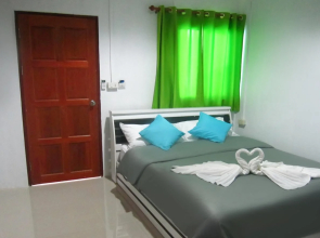 Lipe Corner Guesthouse