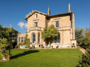 Apsley House Hotel