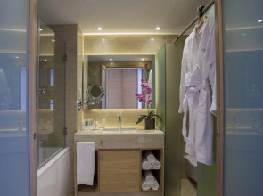 Royal Apollonia by Louis Hotels