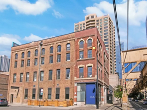 Luxe 1BR Apt - Lake 204 rep