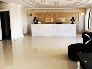 Lighthouse Hotel & Cafe