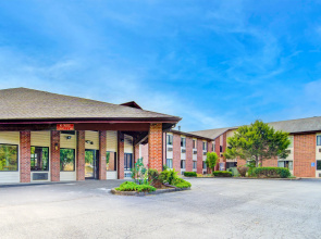 Capital O Amerihost Inn and Suites Fulton Hwy 54 MO