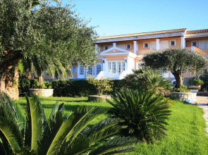 Nefeli Hotel