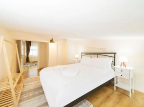 Spacious and Central Apartment near Lara Beach in Muratpasa, Antalya