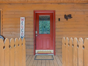 Andy Woods Lodge - 4 Bedrooms, 1.5 Baths, Sleeps 8 4 Home by RedAwning