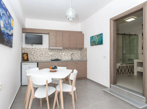 Sea View Village - Studios & Apartments