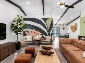 3-bedroom Fireplace Stunning Spanish Home