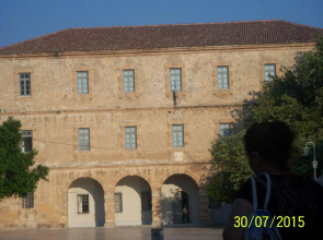 Quiet spacious apartment in Nafplio