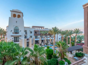 Classy 1-Bedroom Apartment in Ancient Sands with Pool View