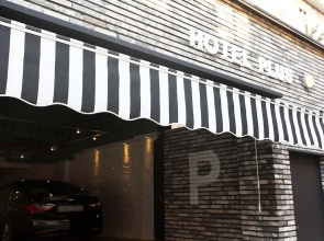 Hotel Plus