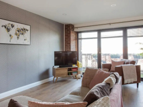 New Lisburn Road Apartment - Free Parking