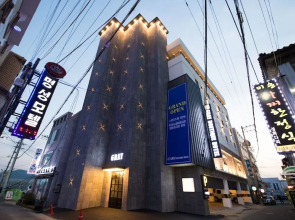 Gray Hotel