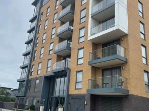 Impeccable 2-bed Apartment in Reading