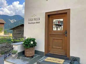 Casa Pasch - Boutique Bed and Breakfast in Cumpadials