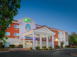 Holiday Inn Express Hotel & Suites Oroville Lake by IHG