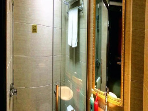 Zhijiang Kelly Hotel
