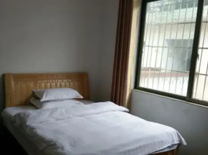 Hechi Chengdong Business Hotel