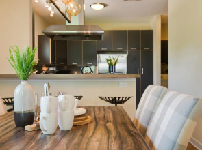 Charming Downtown 3br/2.5ba Home w/ Deck by Domio