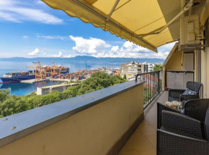 Seaview City Apartment Frida