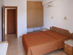 Ilian Beach & Apartments