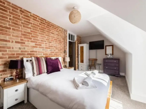 Host Stay Villa Otto