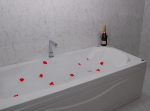 Agsaray Deluxe Hotel