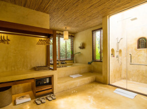 High Season Pool Villa & Spa