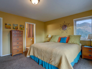 Northern Lights 3 Bedroom Home by RedAwning