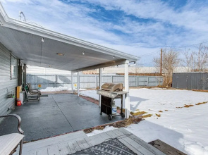 Covered Patio, Gas Grill & Yard: Sheridan Home!