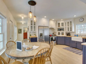 Historic Albion Mountain Cottage on Quiet Street!