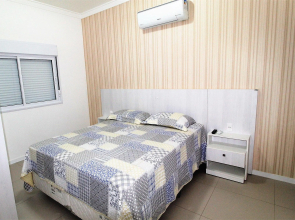 1071 - Apartamento com 2 Suítes na Praia de Bombinhas,