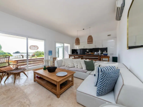 Huge Luxury Villa With Pool Near Beach in Bodrum