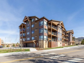 Sail Lofts by Summit County Mountain Retreats