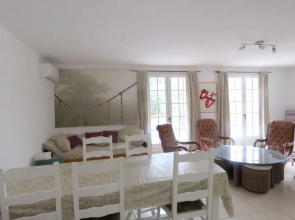 Villa With 2 Bedrooms in Lorgues, With Shared Pool, Furnished Garden and Wifi - 40 km From the Beach