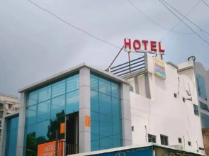 Hotel Gopi Palace