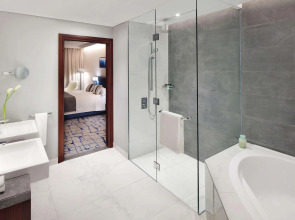 Mövenpick Hotel & Apartments Bur Dubai