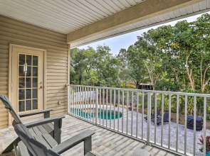 Modern Clearwater Home w/ Deck: 9 Mi to Beach